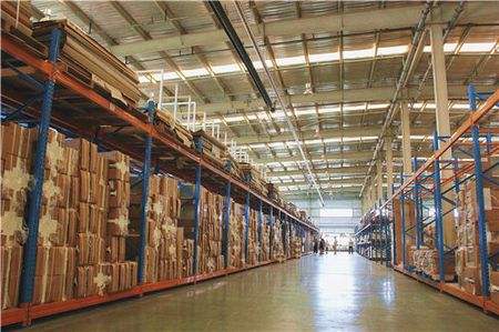 我們常用的重型貨架立柱如何來(lái)選用呢